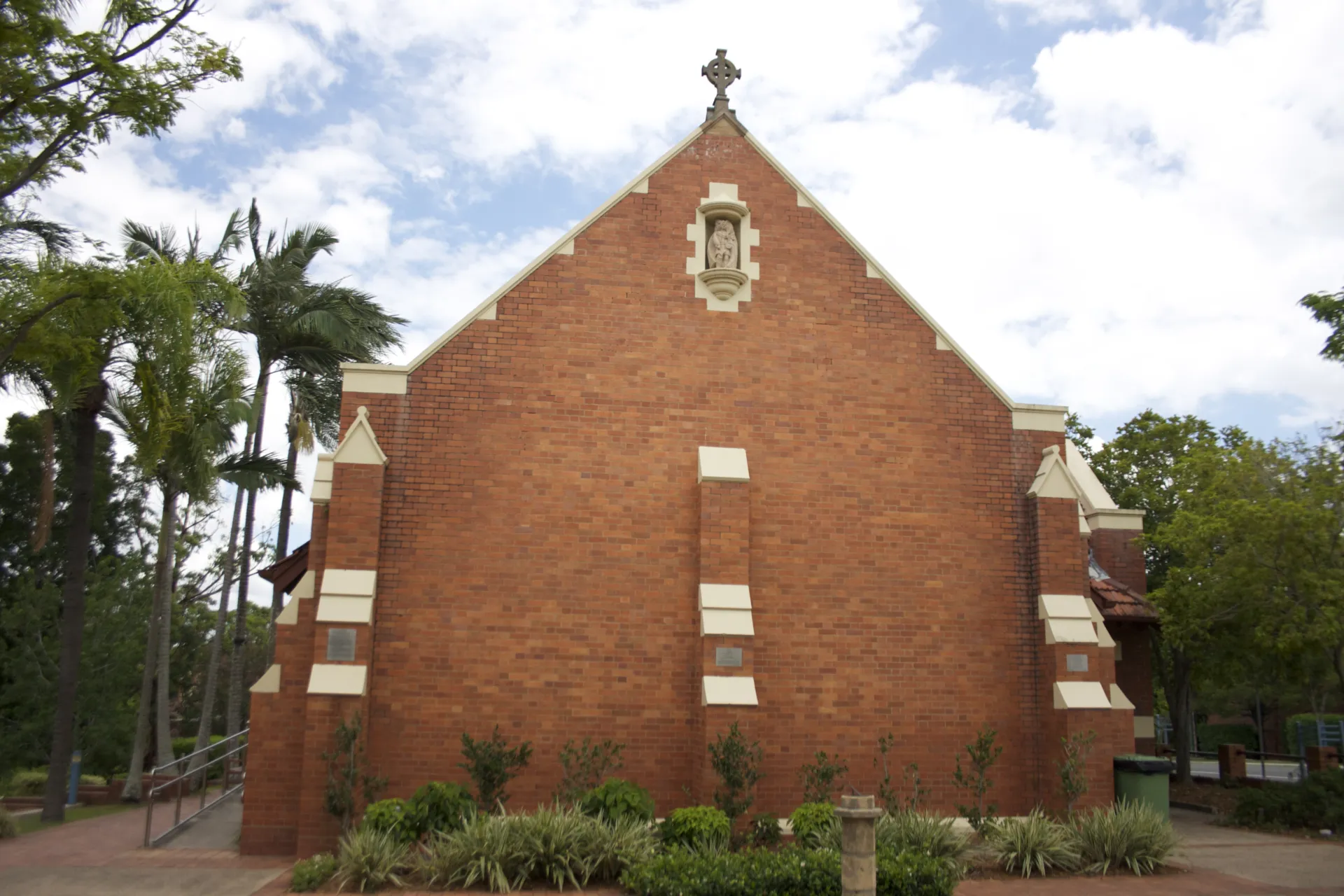 004. the canon jones memorial chapel (rear), anglican church grammar school