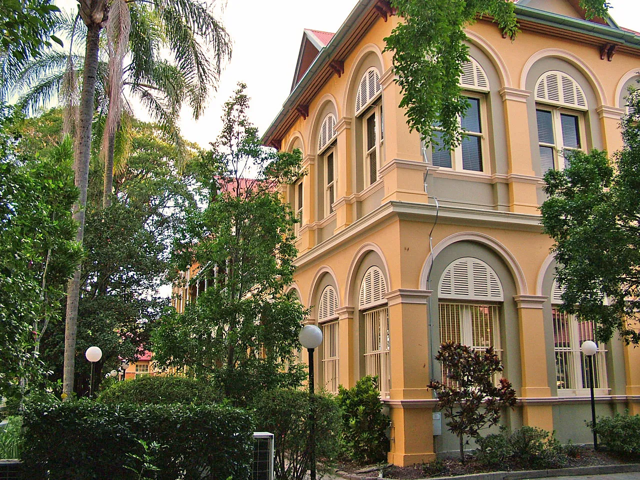 016. bggs main bldg june 2011