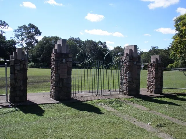 092. marist college tower block & memorial gates